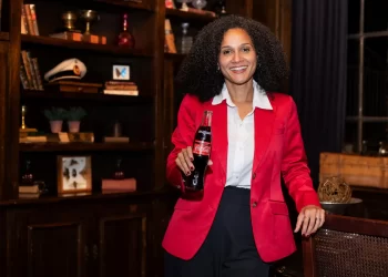 Debora Mattos destaca fortaleza de emprendedoras y emprendedores locales, la gastronomía y la sostenibilidad