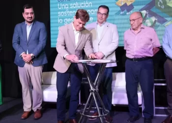 Itacamba impulsa conversatorio para socializar su proyecto para convertir residuos en energías alternativas