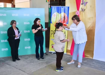 «Veo Veo» del BNB entregó más de 450 lentes