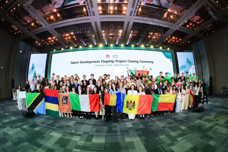 Los embajadores bolivianos de Semillas para el Futuro ya están en China recibiendo capacitaciones tecnológicas