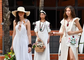 UPSA y Gobernación de Santa Cruz presentaron colección “Vanguardia y Raíz” co-creada con las mujeres artesanas de Lomerío