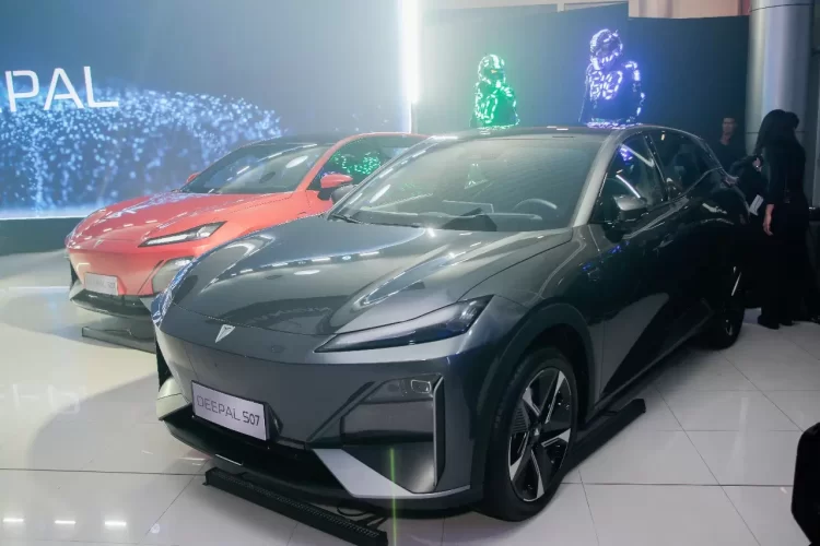 Imcruz – Inchcape Bolivia impulsa la movilidad sostenible con su primer taller especializado en vehículos eléctricos