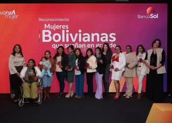 Diez emprendedoras que construyen Bolivia son reconocidas por BancoSol