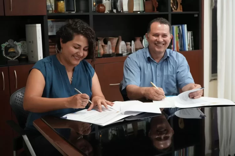 Nexocorp y la Universidad Nur firman convenio para fortalecer el programa de pasantías