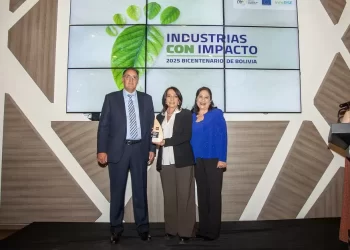 BANCO NACIONAL DE BOLIVIA S.A.  recibe galardón INDUSTRIAS CON IMPACTO 2025