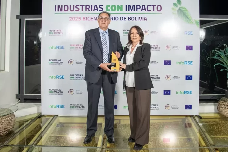 BANCO NACIONAL DE BOLIVIA S.A.  recibe galardón INDUSTRIAS CON IMPACTO 2025