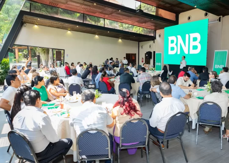 BNB fortalece vínculos con clientes MiPyME a través de desayunos empresariales