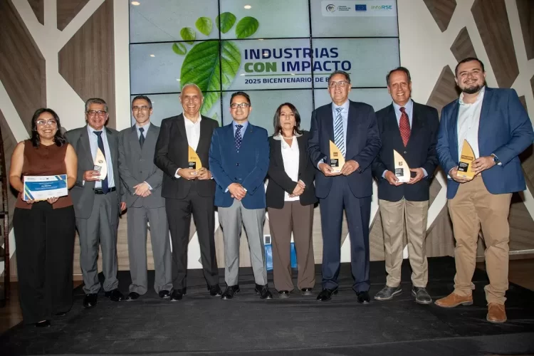 BANCO NACIONAL DE BOLIVIA S.A.  recibe galardón INDUSTRIAS CON IMPACTO 2025