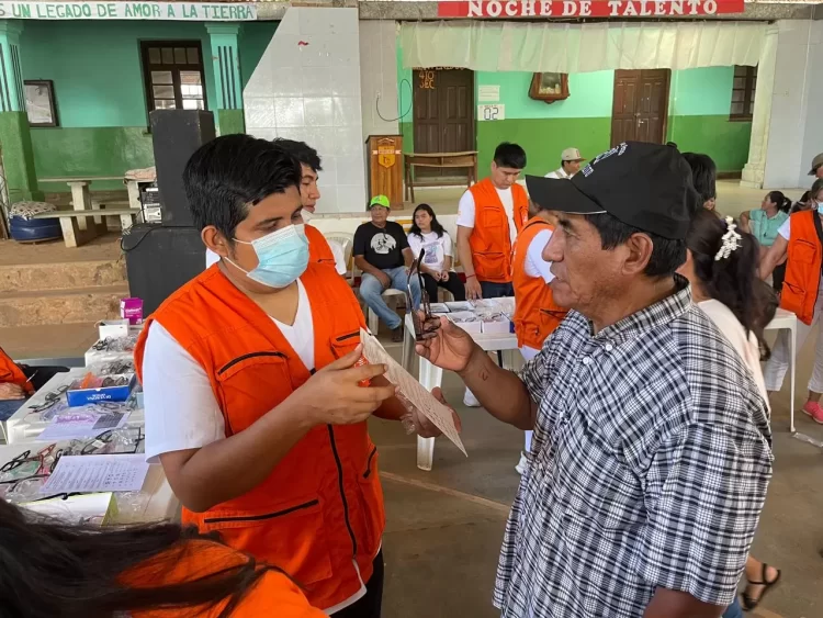 Campaña Oftalmológica de CRE llega a Roboré