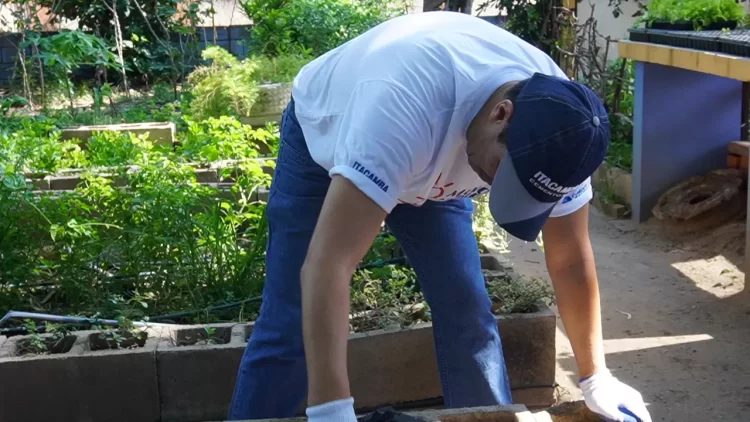 Voluntarios de Itacamba transforman espacios de FUSINDO durante jornada solidaria