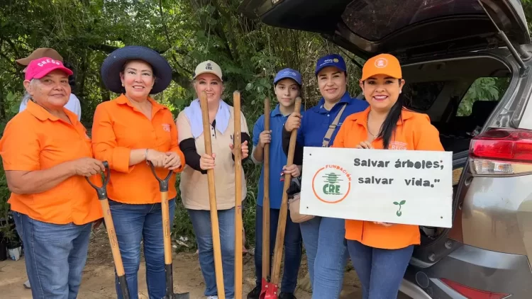 Santa Cruz: CRE RL, Fundación CRE junto a aliados reforestan el Cordón Ecológico