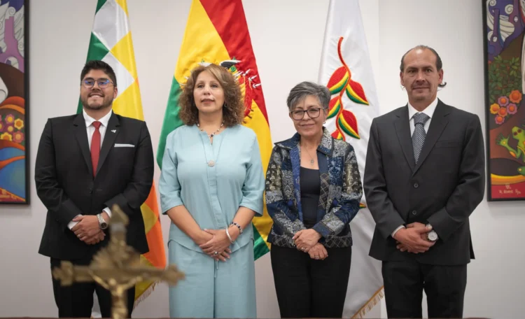 Sumaya Prado es la Viceministra de Gastronomía, Andrés Zaratti de Culturas, Andrés Aramayo de Turismo