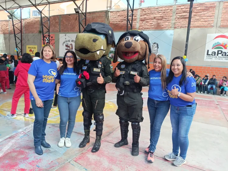 Farmacorp y PAC realizan actividad navideña junto a niños en situación de vulnerabilidad en Cochabamba y La Paz