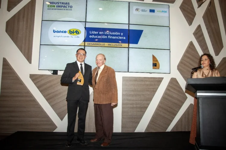 BANCO BISA S.A. recibe galardón INDUSTRIAS CON IMPACTO 2025