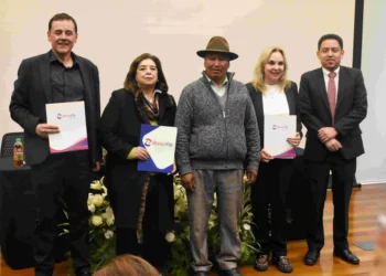 Banco FIE y Delizia, firman convenio para fomentar el crecimiento y desarrollo de pequeños productores lecheros