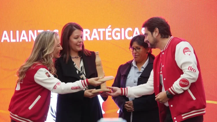 Coca-Cola Bolivia lanza campaña que impulsa el ahorro mediante el uso de envases retornables