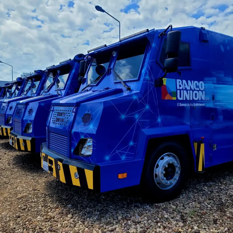  Banco Unión renueva su flota de agencias móviles “SARIRI”