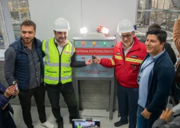 Embol inaugura sistema de energía solar en su planta de El Alto y continúa fortaleciendo su estrategia de sostenibilidad