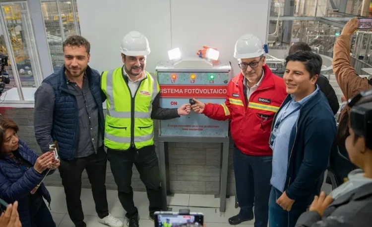 Embol inaugura sistema de energía solar en su planta de El Alto y continúa fortaleciendo su estrategia de sostenibilidad