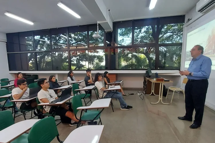 UPSA y HUAWEI fortalecen la formación en virtualización, nube e IA