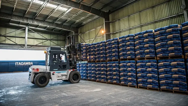 Yacuses: nueve años fortaleciendo la producción de cemento Itacamba en Bolivia