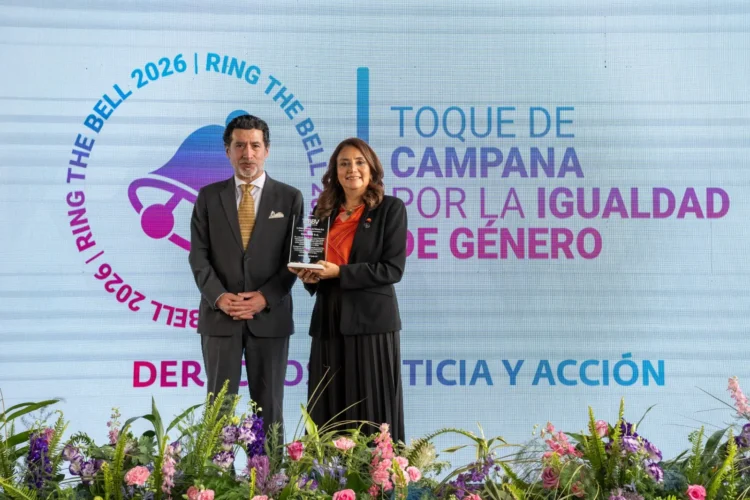 BBV reconoce a BancoSol en el Ring the Bell por su liderazgo en bonos de género