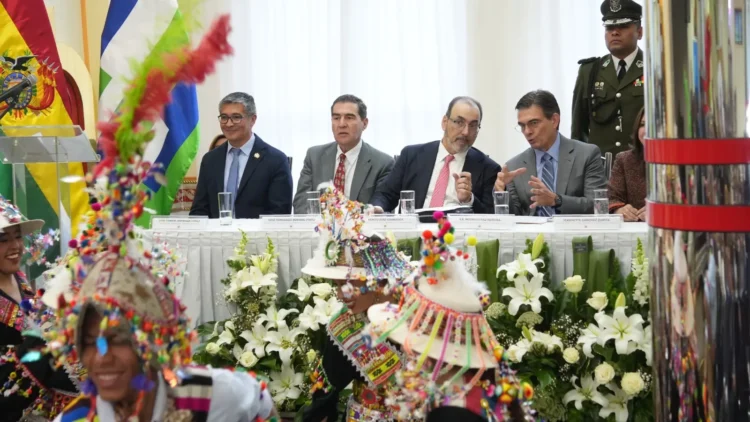 CAF anuncia apoyo para emitir bono de género que beneficiará a emprendedoras