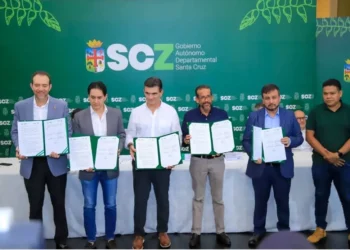 Convenio entre el Gobierno y la CRE elevará la calidad de vida en la provincia Ángel Sandoval