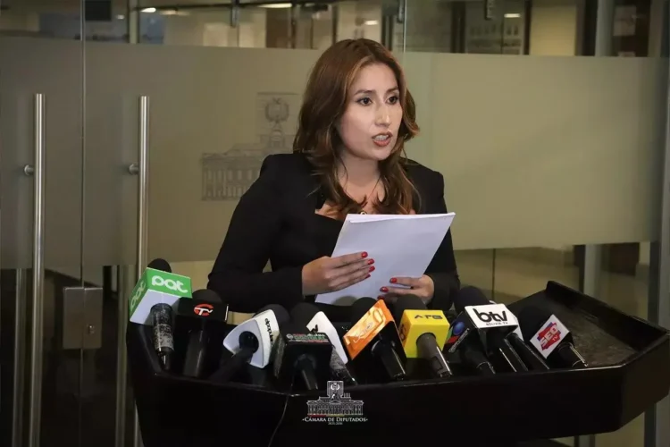 Diputada Rocha promueve la Ley de Diversificación de la Matriz Energética del Transporte