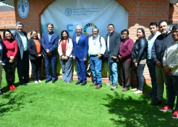 Gobierno y FAO coordinan agenda de proyectos para fortalecer la gestión del agua y la resiliencia climática en Bolivia
