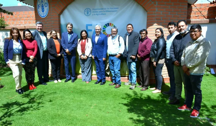 𝐆𝐨𝐛𝐢𝐞𝐫𝐧𝐨 𝐲 𝐅𝐀𝐎 𝐜𝐨𝐨𝐫𝐝𝐢𝐧𝐚𝐧 𝐚𝐠𝐞𝐧𝐝𝐚 𝐝𝐞 𝐩𝐫𝐨𝐲𝐞𝐜𝐭𝐨𝐬 𝐩𝐚𝐫𝐚 𝐟𝐨𝐫𝐭𝐚𝐥𝐞𝐜𝐞𝐫 𝐥𝐚 𝐠𝐞𝐬𝐭𝐢ó𝐧 𝐝𝐞𝐥 𝐚𝐠𝐮𝐚 𝐲 𝐥𝐚 𝐫𝐞𝐬𝐢𝐥𝐢𝐞𝐧𝐜𝐢𝐚 𝐜𝐥𝐢𝐦á𝐭𝐢𝐜𝐚 𝐞𝐧 𝐁𝐨𝐥𝐢𝐯𝐢𝐚