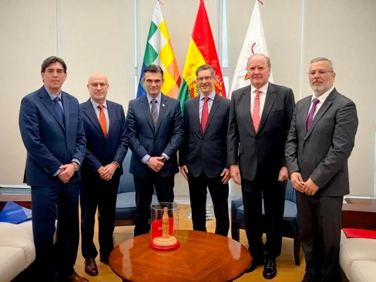 Coca-Cola invertirá 382 millones de dólares en Bolivia y reafirma su apuesta por el desarrollo del país