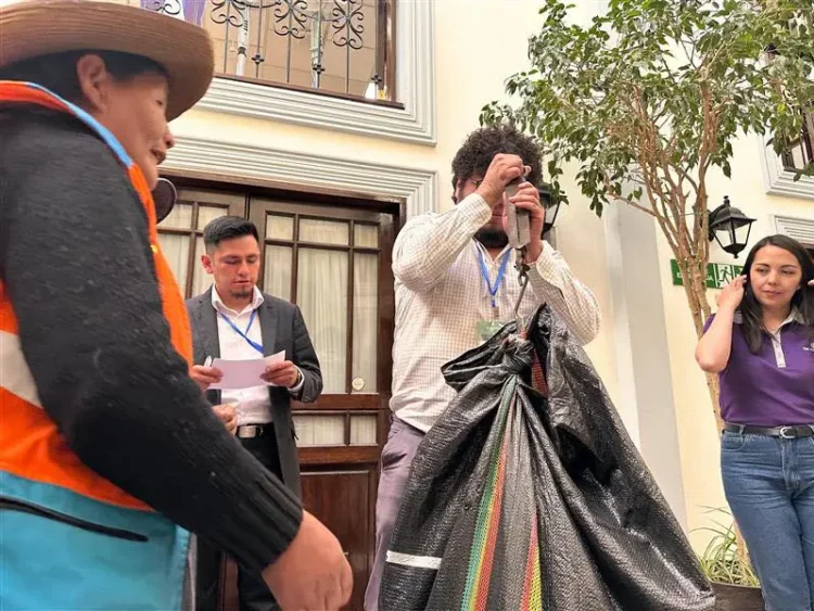 BancoSol y FUNDES-Bolivia se unen para la gestión de residuos aprovechables