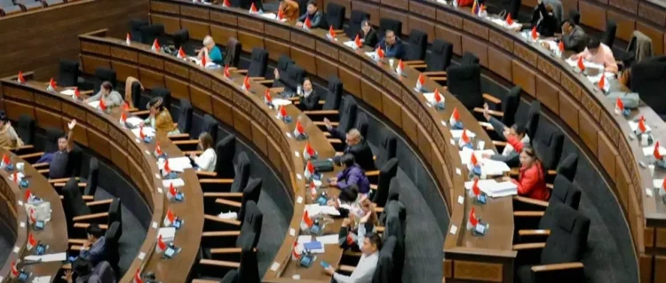 Diputados aprueban crédito de 34 millones de euros para planta de energía solar en Viacha