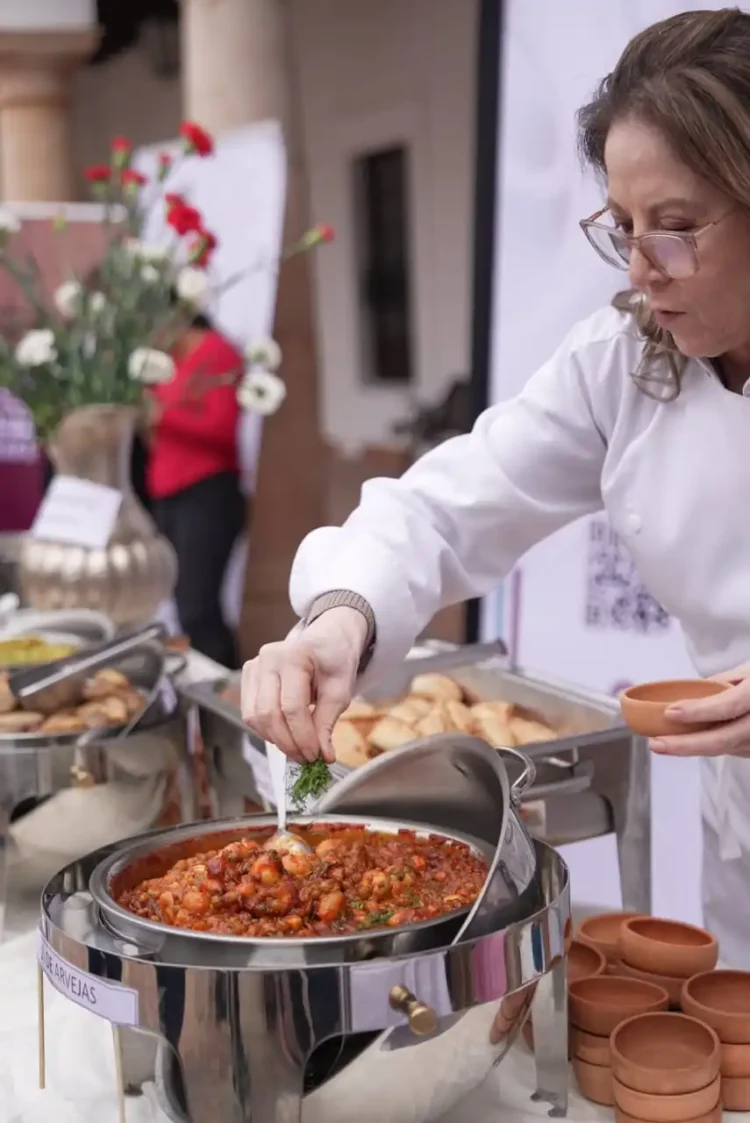 En Sucre 40 establecimientos gastronómicos trabajan para obtener certificación de calidad
