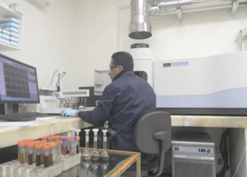 Finning Bolivia pone a disposición del mercado laboratorio certificado para el análisis de la calidad de la gasolina
