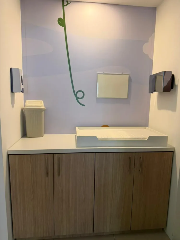 UNICEF Bolivia y NAABOL inauguran sala de lactancia materna en el aeropuerto internacional de Viru Viru