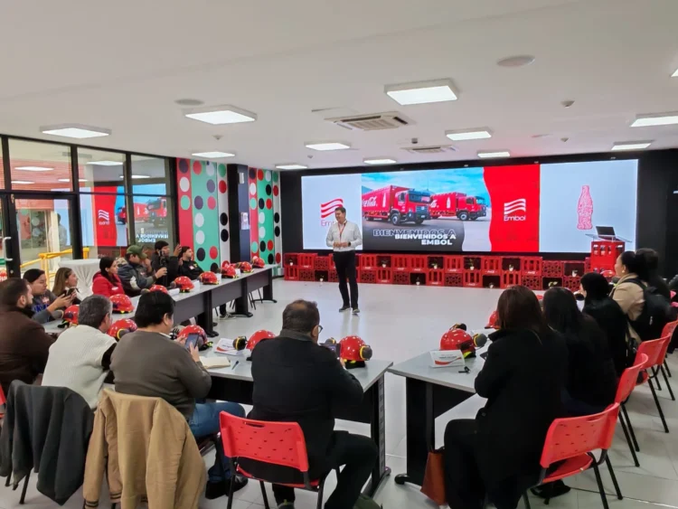 EMBOL abrió las puertas de su planta en Santa Cruz para mostrar sus operaciones