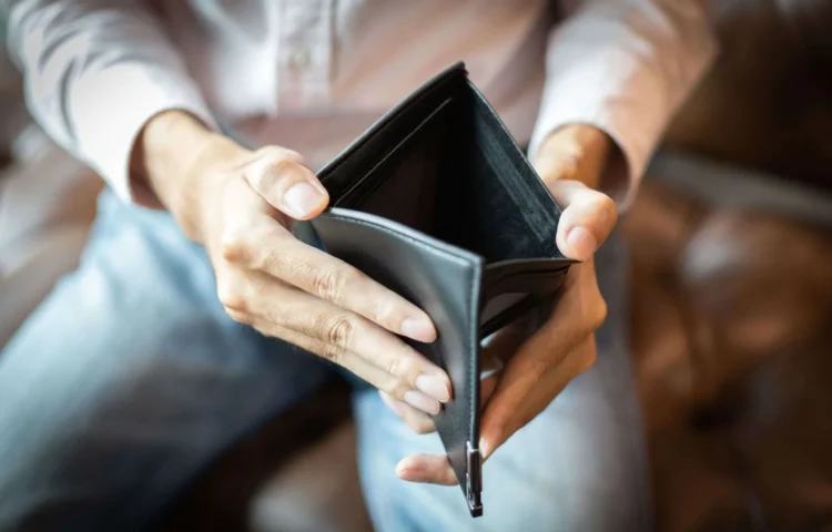 Especialistas recomiendan evitar cinco errores financieros cotidianos