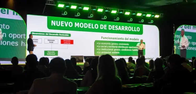 Gobierno trabaja en un modelo de crecimiento económico con equilibrio ambiental y enfoque social