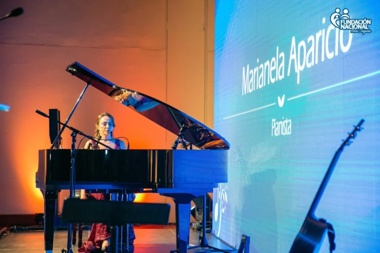 Fundación Nacional Vida Segura unió el arte y la solidaridad para apoyar al hogar de ancianos Santa Cruz