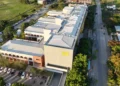 Solaria instalará 596 paneles solares en la UCB sede Santa Cruz