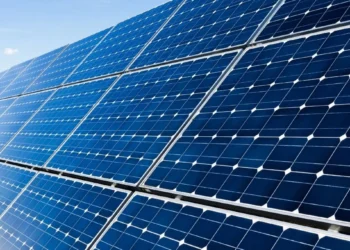 Presidente Paz firma ley para la construcción e instalación de una planta fotovoltaica en Viacha