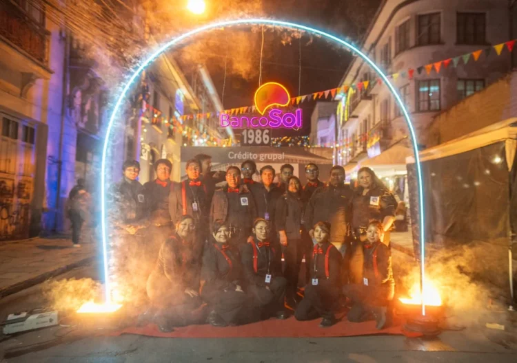 MIC de BancoSol participó junto a artistas, artesanos y emprendedores en la Larga Noche de Museos