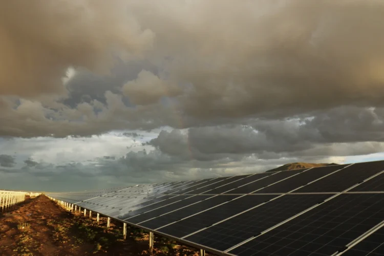 Viacha camino a ser un polo estratégico industrial y de desarrollo sostenible con su planta fotovoltaica