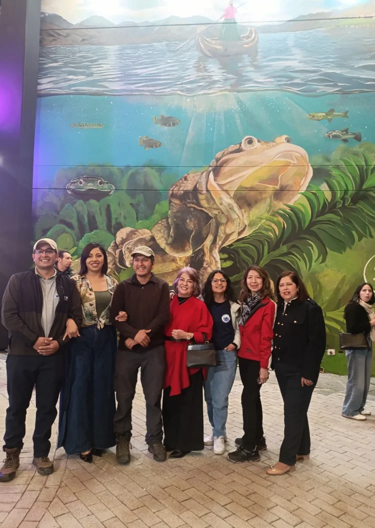 Laboratorios Bagó inaugura el mural “Guardianes del Titicaca”: un homenaje al arte que respira y a la conservación de la biodiversidad boliviana.