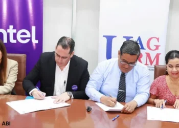 Entel y la UAGRM sellan alianza para impulsar la innovación y reducir la brecha digital