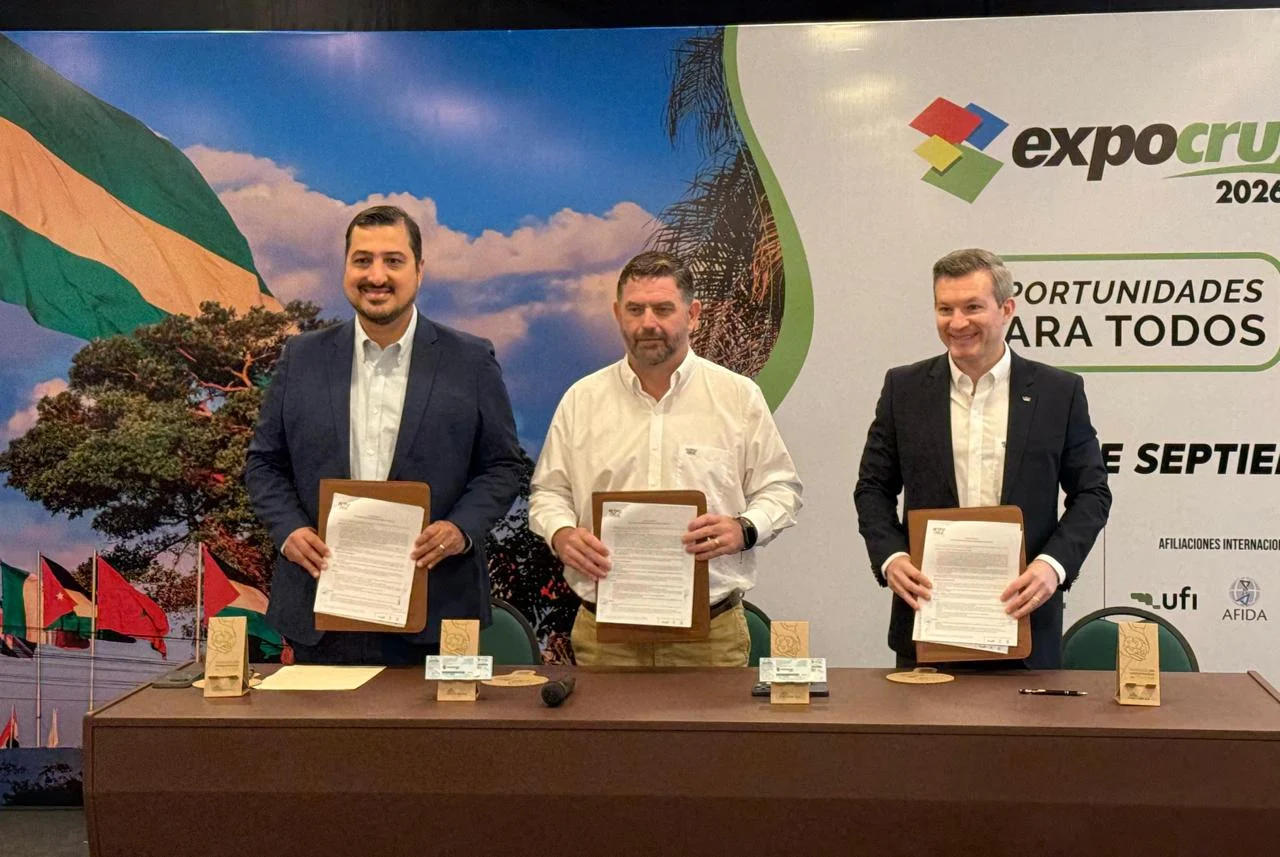 Eco Entrada, una iniciativa que acerca la recuperación de materiales a la ciudadanía e invita a separar cartón, botellas PET y latas para que puedan volver a circular y ser aprovechados nuevamente.