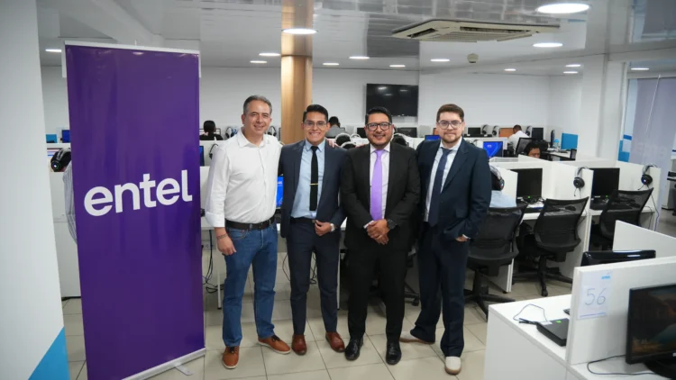 ENTEL inicia una nueva etapa en la atención al cliente con moderno Call Center en Santa Cruz