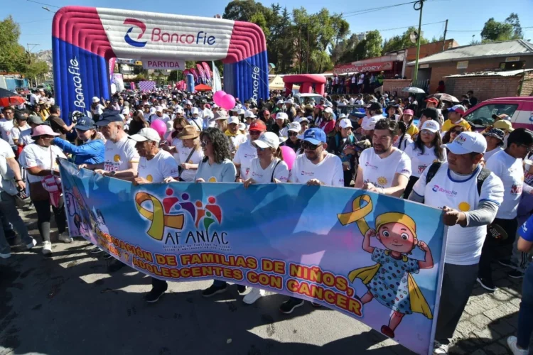 Campaña “Caminando por la Vida” de Banco FIE contó con más de 4,600 personas en La Paz